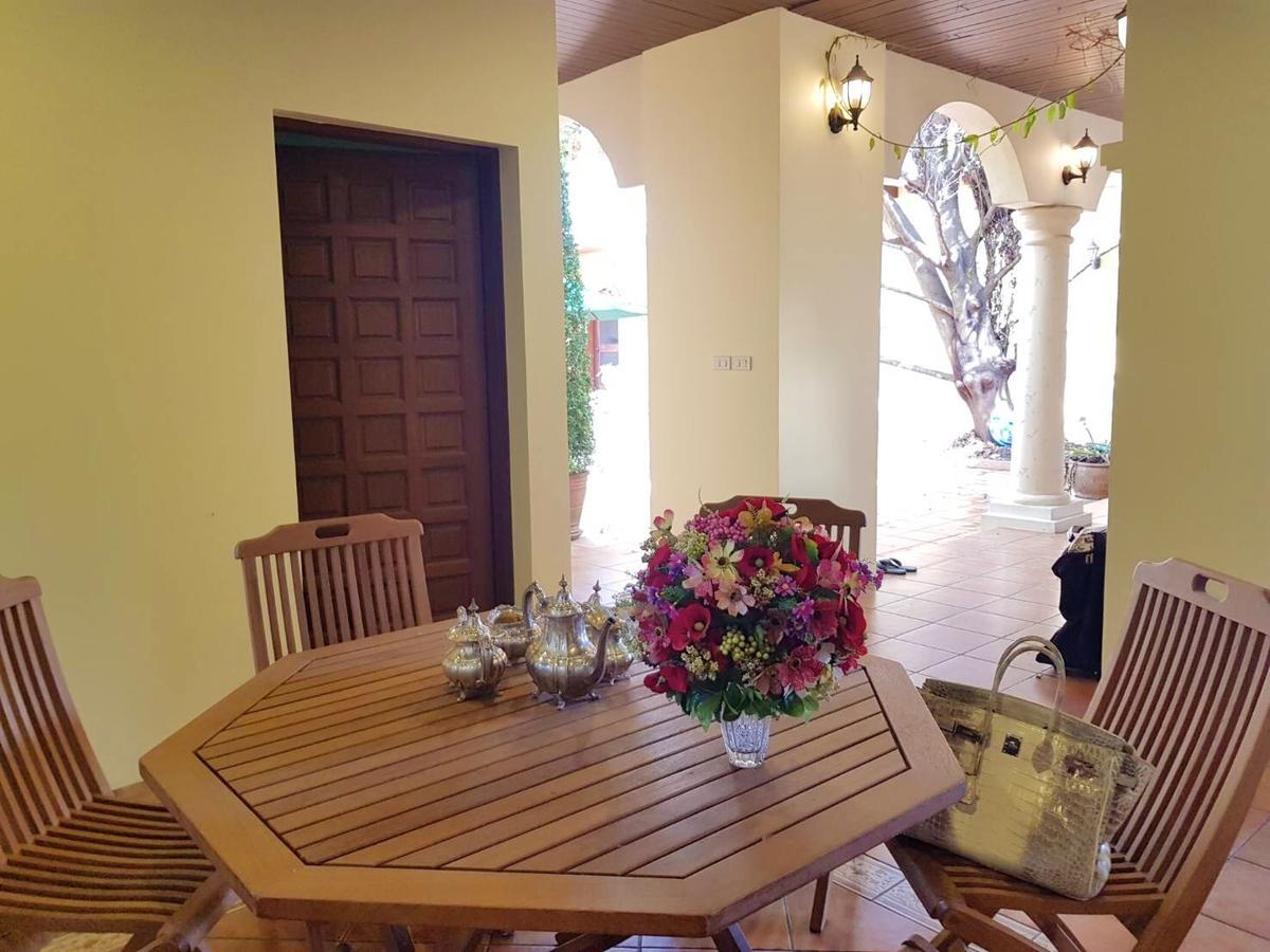 Prompimarn Villa Toscana Bangkok Bagian luar foto